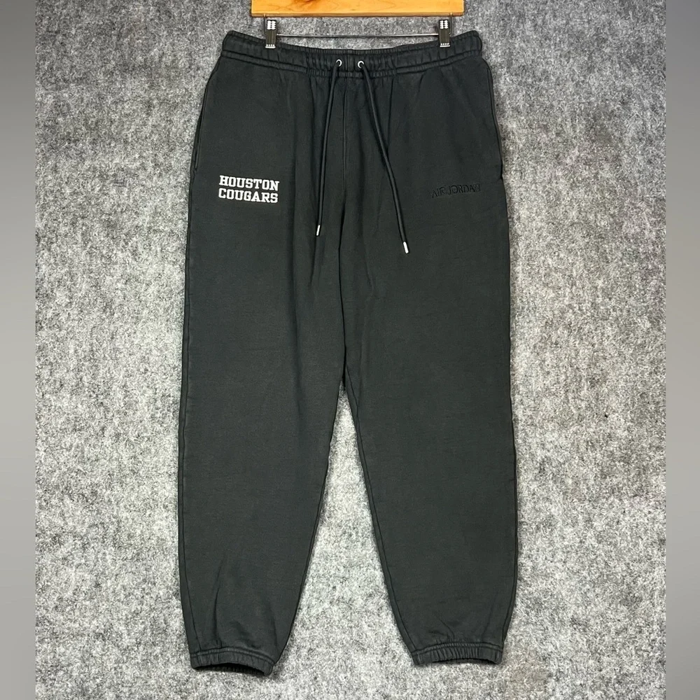 Vintage Jordan Men's Black Joggers with Houston Cougars Logo Size XL